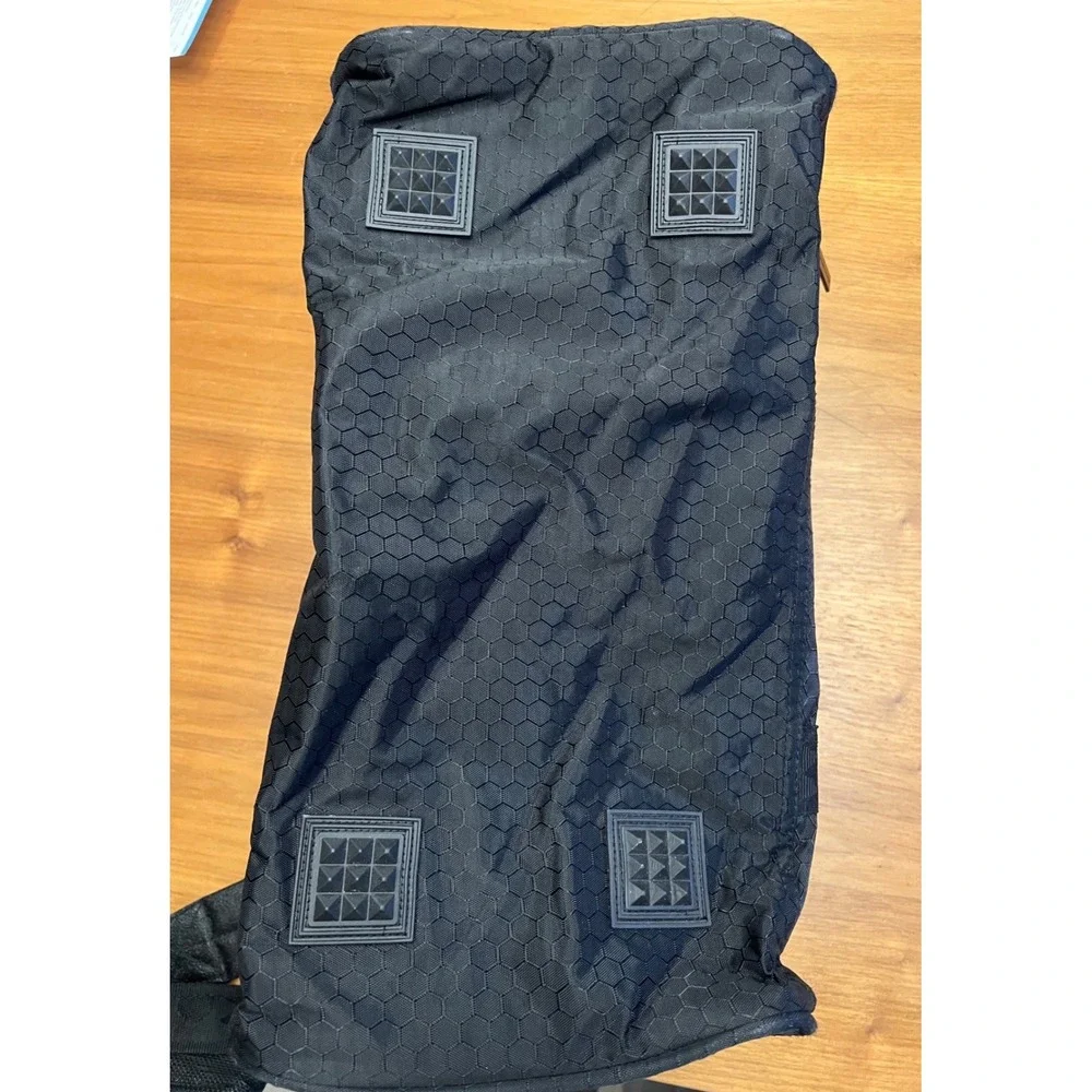 Under Armour Duffel Bag Unisex Small Black Pre-owned Honeycomb Ripstop Gym Bag